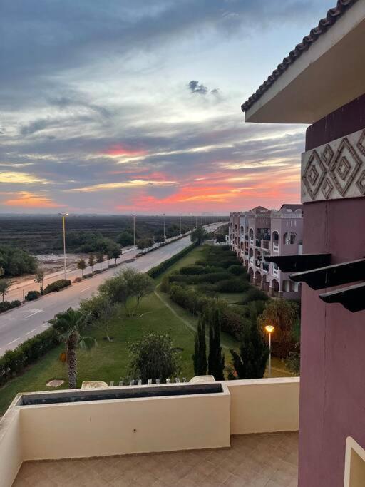 Appartement En Residence + Grande Terrasse Sur Le Toit Saïdia Kültér fotó